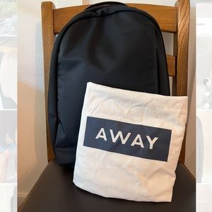 Away Small Everywhere zip bag in black